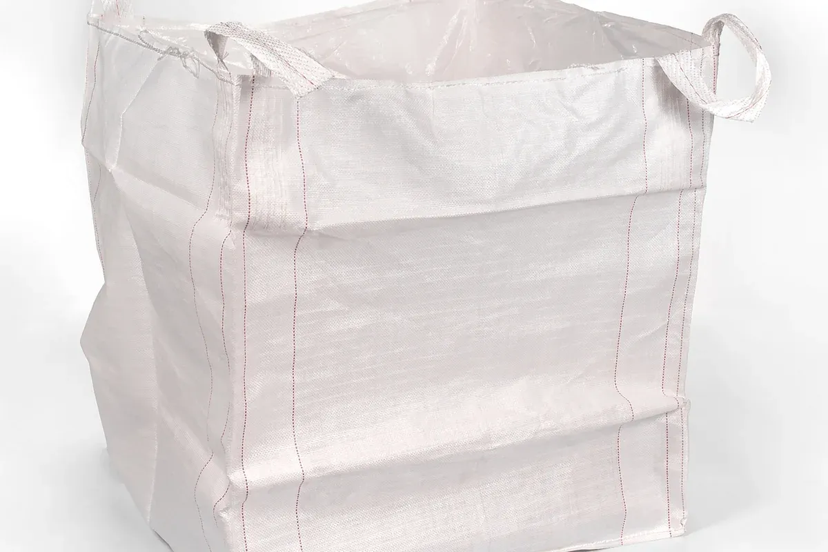 Big bag visto em três quartos, com as alças recolhidas